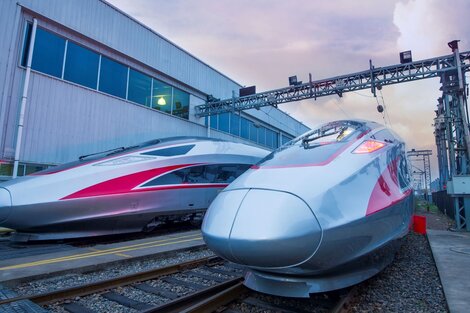 Así es el primer tren bala del mundo que viaja sobre el agua: alcanza los 350 kilómetros por hora