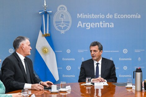 El ministro de Economía junto a Castagnetto, titular de la AFIP