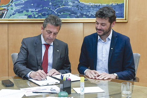 Massa y Monteverde suscribieron el acuerdo.