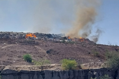 Incendio en el Vertedero San Javier