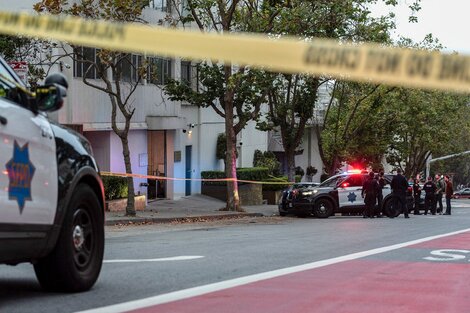 Los testigos señalaron que el objetivo del conductor fue atropellar a quienes estaban en las oficinas del consulado.