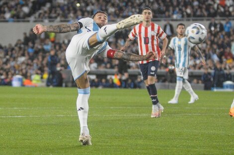 La pirueta de Otamendi para el único gol del partido