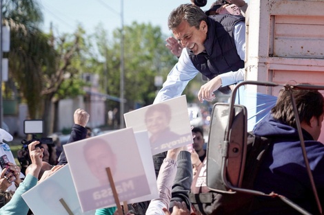 Massa divide su tiempo entre la campaña electoral y sus responsabilidades al frente de Economía.