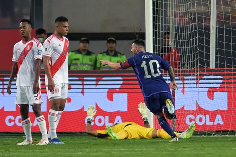 Una nueva descollante actuación del crack rosarino, que celebra uno de sus dos goles