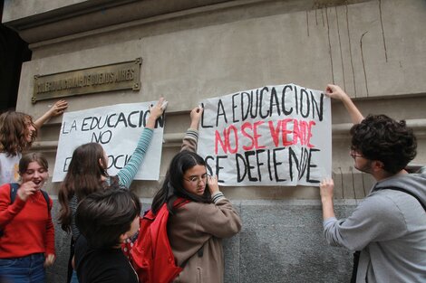 Estudiantes secundarios, en defensa de la educación