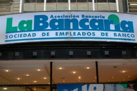 La Bancaria llegó a un acuerdo salarial, después de anunciar un paro para este viernes, que se suspendió.