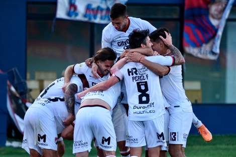 Copa de la Liga: Newell's Old Boys ganó y da pelea desde el podio