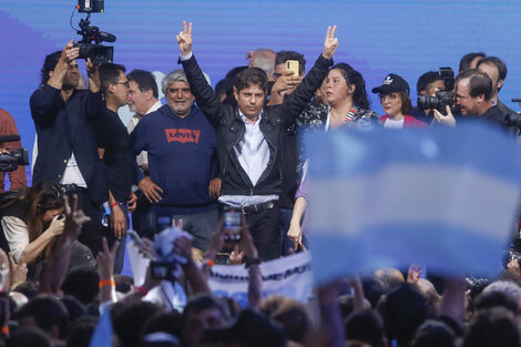 Axel Kicillof festeja su tirunfo en provincia de Buenos Aires.