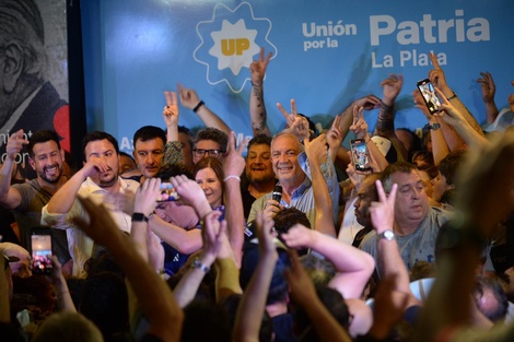 Alak celebró el domingo, pero deberá esperar al escrutinio final. 