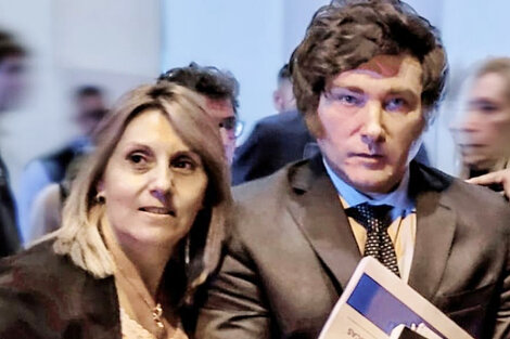 Liliana Salinas junto a Javier Milei.