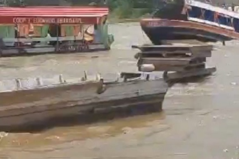 Una imprevista crecida del río Bermejo se llevó algunas chalanas