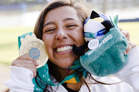 Eugenia de Armas, feliz con su medalla de oro.