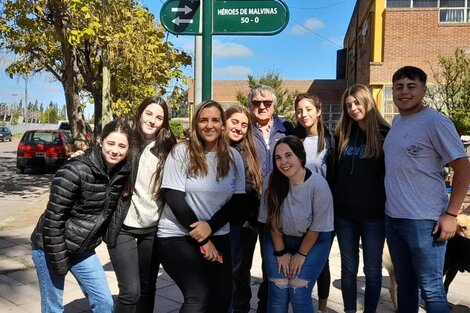 Los estudiantes en la calle Héroes de Malvinas. 