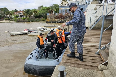 El velero argentino Carpe Diem se hundió en el Río de la Plata y 12 tripulantes fueron rescatados