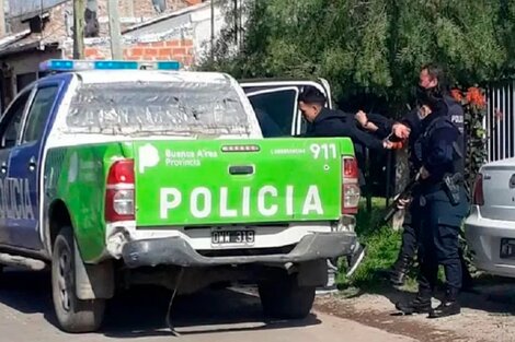 La víctima en Isidro Casanova fue encontrada bajo el contrapiso de una casa.