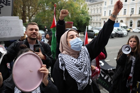 Reino Unido: El líder del laborismo provoca una rebelión interna por su posición proisraelí