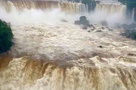 Las fotos y videos de la crecida de los ríos Uruguay e Iguazú 