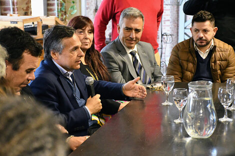 Giuliano visitó la ciudad de Santa Fe para reunirse con dirigentes.