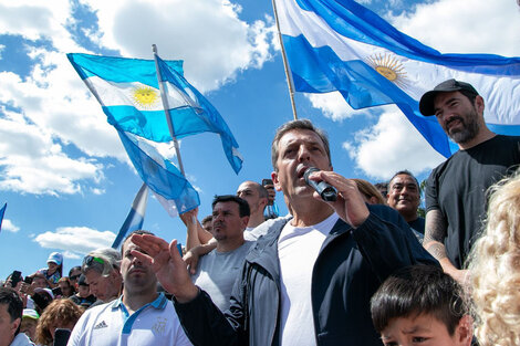 Massa apuesta a "construir una mayoría" para seducir al votante de las provincias del centro del país. 