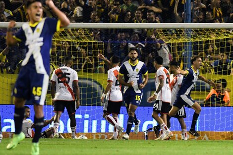 Rosario Central se lo dio a vuelta a River, que sumó su segunda derrota al hilo