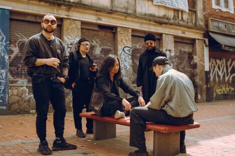 Unknown Mortal Orchestra, pop psicodélico con los dedos en V