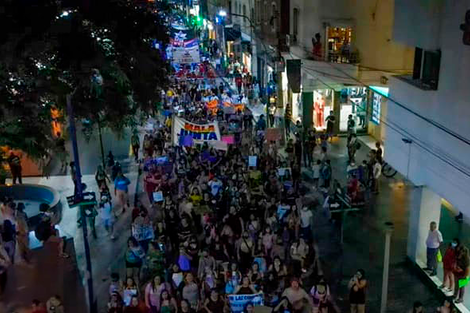 Mujeres riojanas se unen en rechazo a Milei y apuestan por la defensa de la democracia