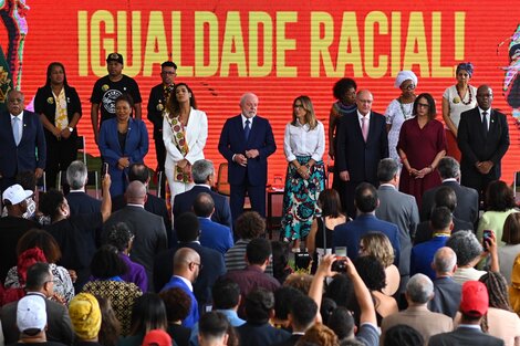 Lula da Silva y la ministra de Igualdad Racial, Anielle Franco, contra el racismo.