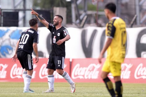 Riestra derrotó a Almirante y dio una gran paso para llegar a la final