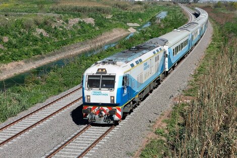 Todos los horarios y precios de los pasajes de trenes de Buenos Aires a Mar del Plata.