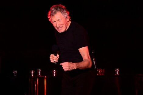 Una fiscal porteña quiere decidir qué puede decir y qué ropa puede usar Roger Waters en sus shows