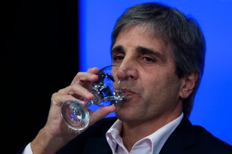 Los pergaminos de "Toto" Caputo, el Messi de tomar deuda a cien años