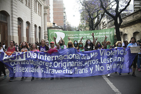 Año tras año la marcha del 25N renueva los reclamos de políticas y protección.