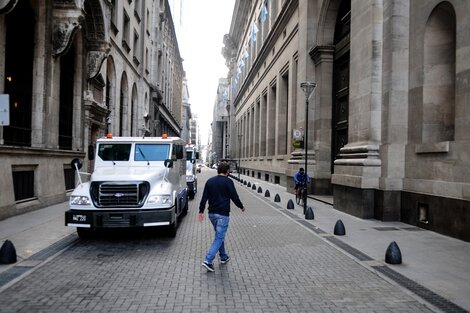 Caen 4,2% los préstamos bancarios