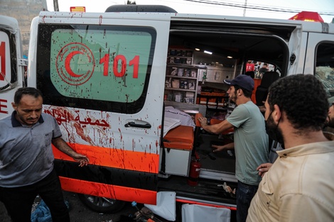 Las ambulancias de la Media Luna Roja no dan a basto. 