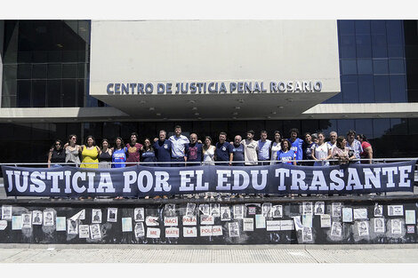Dirigentes sociales y de Ciudad Futura, partido por el cual fue concejal, acompañaron la primera audiencia del juicio. (Fuente: Sebastián Granata)