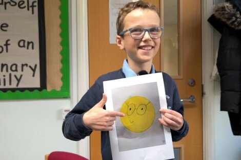 Un nene de 10 años le pide a Apple que cambie el diseño del "Nerd Emoji" por ser "ofensivo" para quienes usan anteojos 