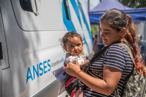 Aumentan las asignaciones familiares desde diciembre: topes, montos y cómo queda cada categoría