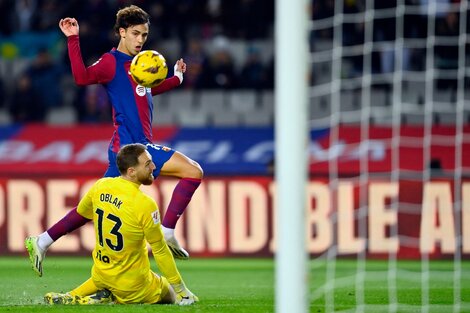 Barcelona superó al Atlético en la Liga española