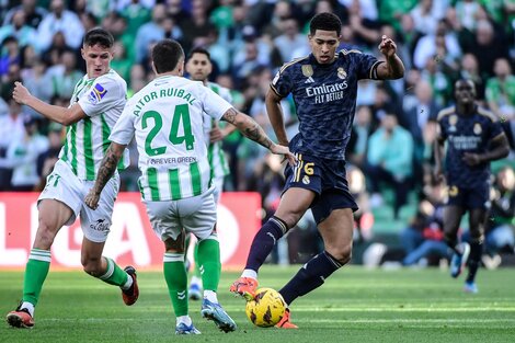 Bellingham y Ruibal, goleadores del partido (Fuente: AFP)