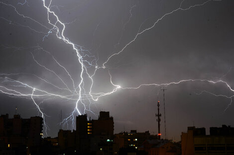 Una por una, todas las provincias alcanzadas por la alerta amarilla del SMN por tormentas fuertes. (Fuente: Télam)