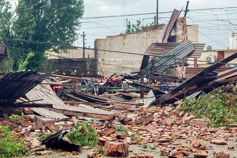 Cerca de setenta familias resultaron afectadas tras el temporal en Olavarría.   (Fuente: Télam)