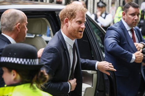  El príncipe Harry llegando al juzgado en Londres.