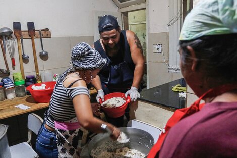 Comedores: "Por la disparada de precios, se suma gente todos los días" 