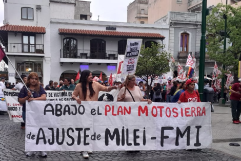 En Salta también se marchó contra las políticas de ajuste de Milei 