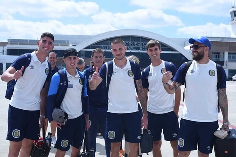 Parte del plantel de Central que viajó a Santiago.