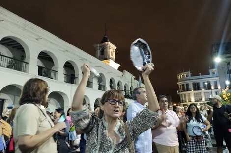 Salta despertó y salió a cacerolear contra Javier Milei 