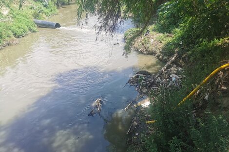 Aguas del Norte deberá atenuar el vertido de desechos al Arenales