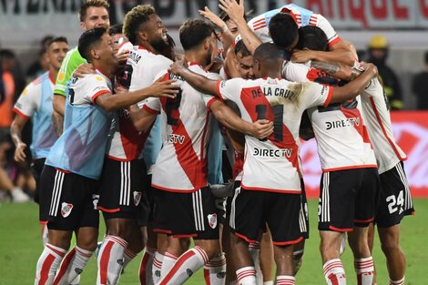 El festejo de River tras el gol de Colidio