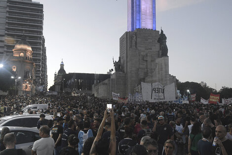 El jueves se realizó una multitudinaria manifestación en el Monumento.