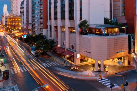 Javier Milei sigue demorando su mudanza a Olivos y no hay detalles de quién paga la estadía en el Hotel Libertador